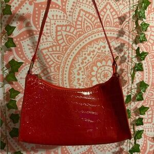 Elegant Red Crocodile-Embossed Shoulder Bag